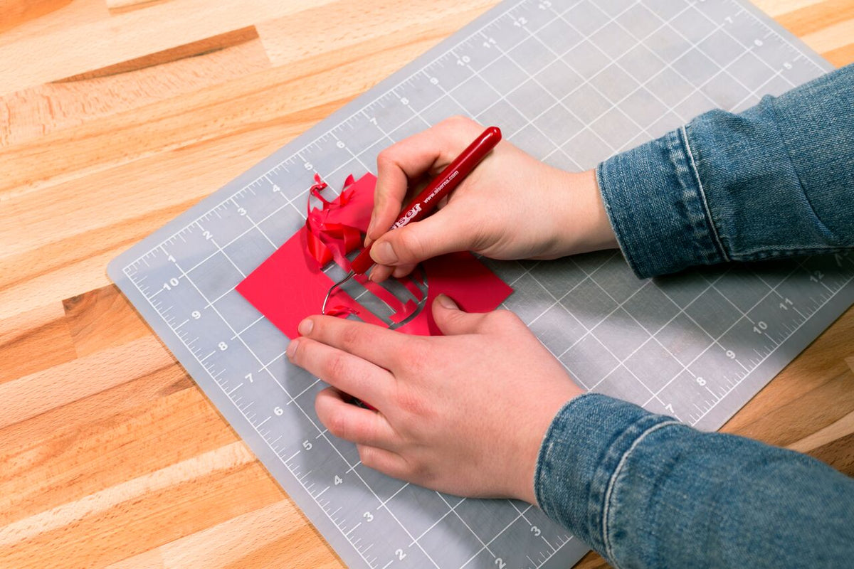 Cutting and weeding Siser Brick 600 heat transfer vinyl